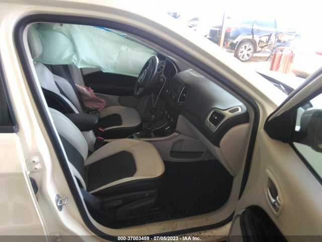 Jeep Compass Latitude W/sun/wheel Pkg 2018 3C4NJCBB6JT462084 Image 5