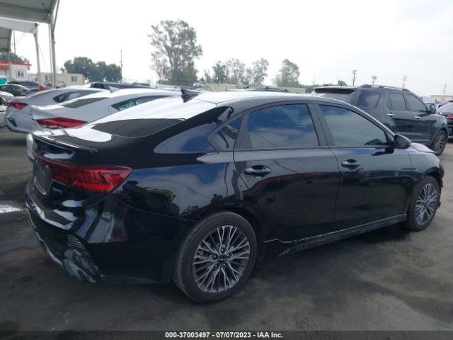 3KPF54AD4NE488338 KIA Forte Gt-line