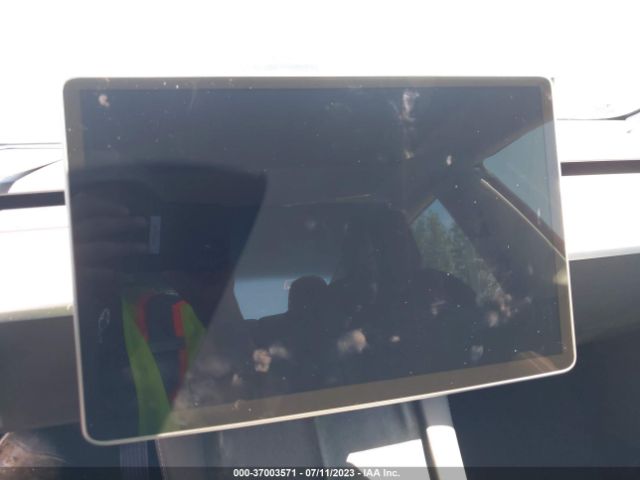 5YJ3E1EA8PF476708 Tesla MODEL 3