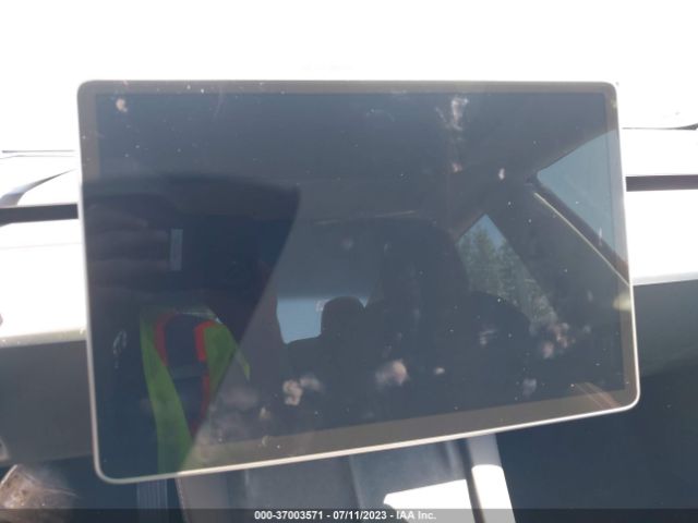 5YJ3E1EA8PF476708 Tesla MODEL 3