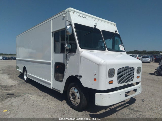 2014 Freightliner MT 45G FRONT GASOLINE ENGINE WALK IN VAN CHASSIS, VIN: 4UZAC2DV6ECFM9929