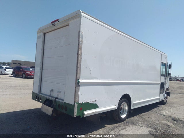 2014 Freightliner MT 45G FRONT GASOLINE ENGINE WALK IN VAN CHASSIS, VIN: 4UZAC2DV6ECFM9929