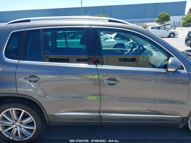 WVGAV3AX5EW542780 Volkswagen TIGUAN SE