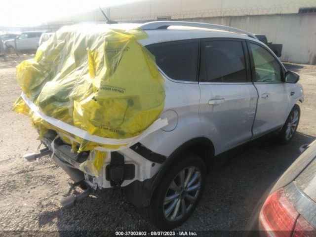 1FMCU0JD6HUE96618 Ford Escape Titanium