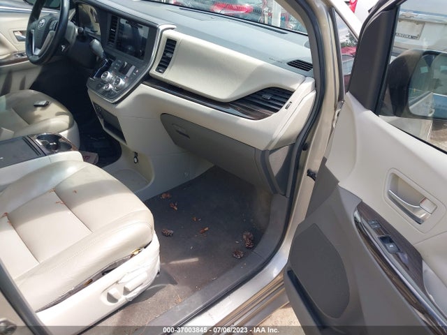 2015 TOYOTA SIENNA XLE/XLE AAS/LTD VIN: 5TDYK3DC7FS591372