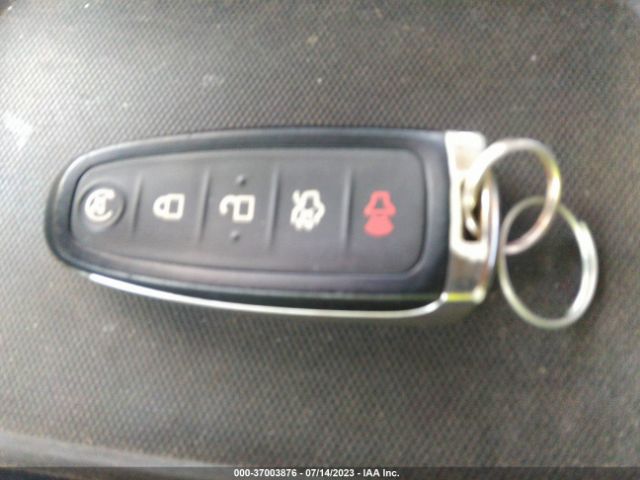 1FMCU0GD5KUC06710 Ford ESCAPE SE