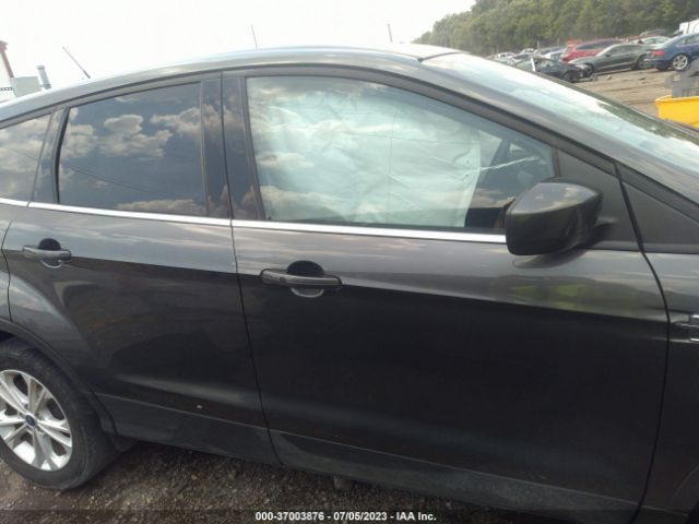 1FMCU0GD5KUC06710 Ford ESCAPE SE