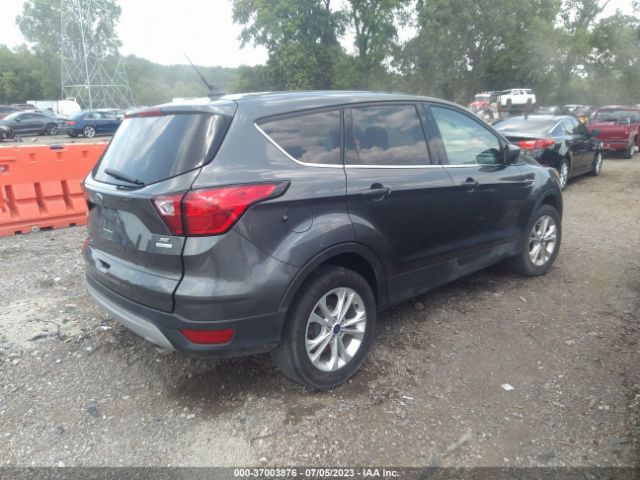 1FMCU0GD5KUC06710 Ford ESCAPE SE