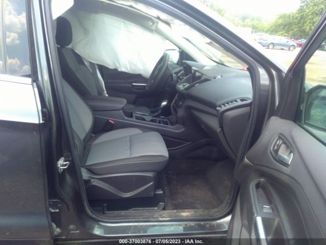 1FMCU0GD5KUC06710 Ford ESCAPE SE