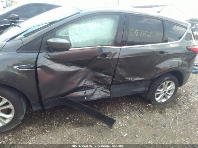 1FMCU0GD5KUC06710 Ford ESCAPE SE