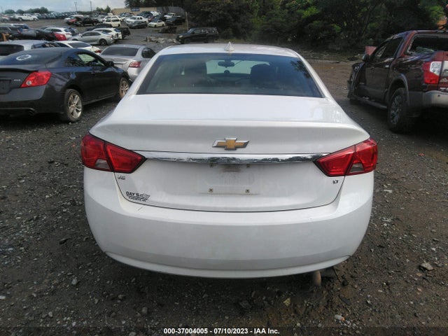 Chevrolet IMPALA LT 2018 2G1105S38J9128575 Image 16