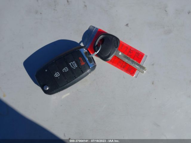 5XYPG4A35GG140768 KIA SORENTO LX