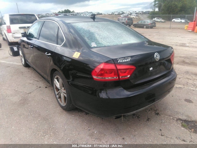 1VWBS7A38EC116697 Volkswagen Passat Se W/sunroof