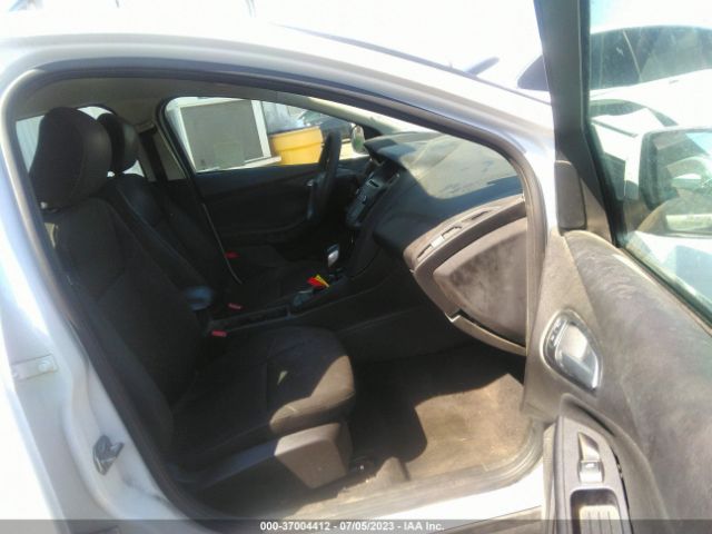 1FADP3F28HL232787 Ford FOCUS SE