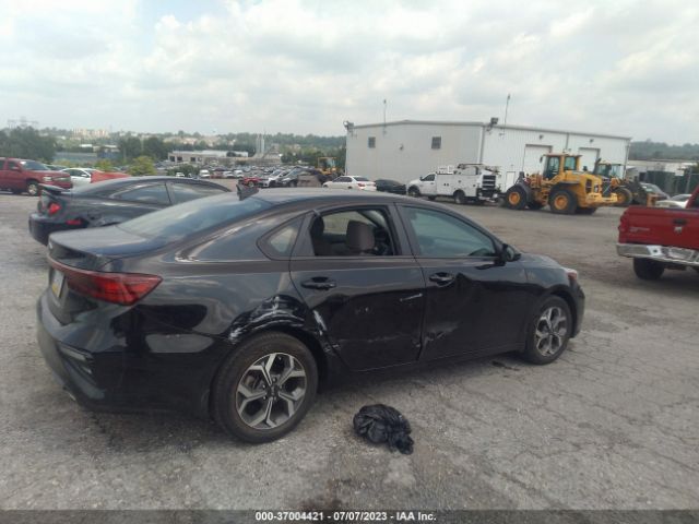 3KPF24AD8KE099061 KIA Forte Lxs