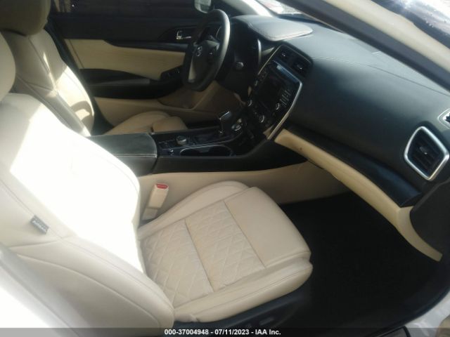 1N4AA6FV2NC506092 Nissan Maxima Platinum