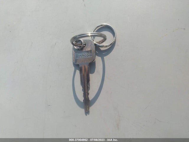 1996 FORD ESCORT LX VIN: 1FASP11J7TW180084