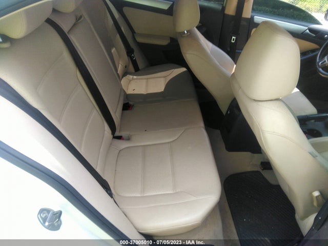3VWD17AJ3EM372335 Volkswagen Jetta Sedan Se