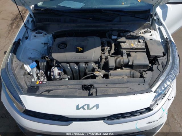 3KPF24AD8NE464097 KIA Forte Lxs