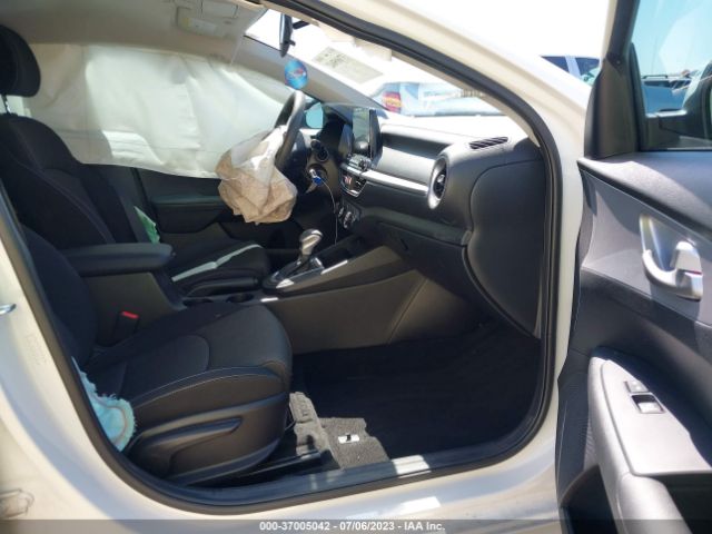 3KPF24AD8NE464097 KIA Forte Lxs