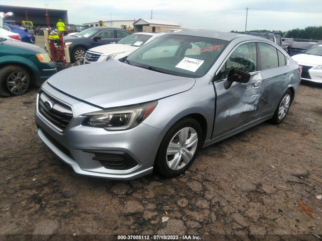 Subaru Legacy 2018 4S3BNAA6XJ3045319 Image 2