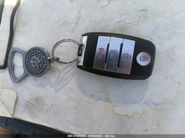 KNDPNCAC1H7142533 KIA Sportage Ex