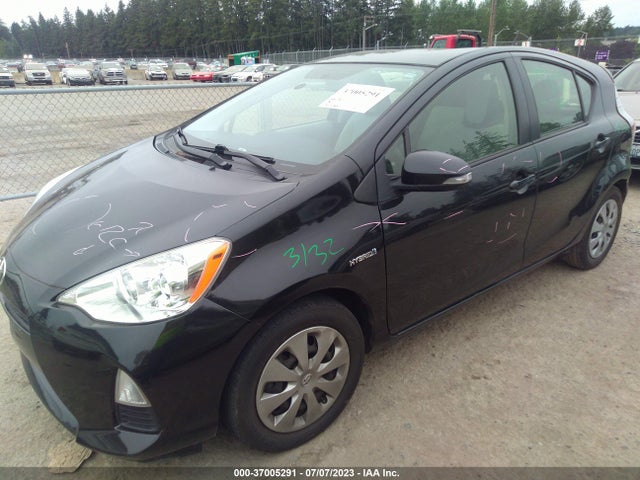 Toyota Prius C One/three/two/four 2014 JTDKDTB30E1080133 Image 2
