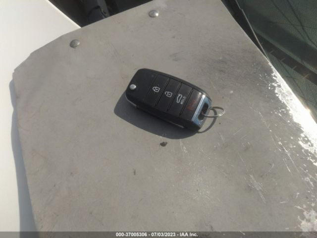 3KPA24AB5JE077820 KIA RIO S
