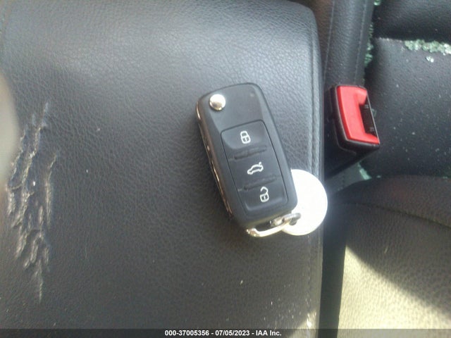 WVGAV3AX0EW556747 Volkswagen TIGUAN SE