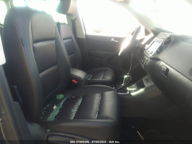 WVGAV3AX0EW556747 Volkswagen TIGUAN SE
