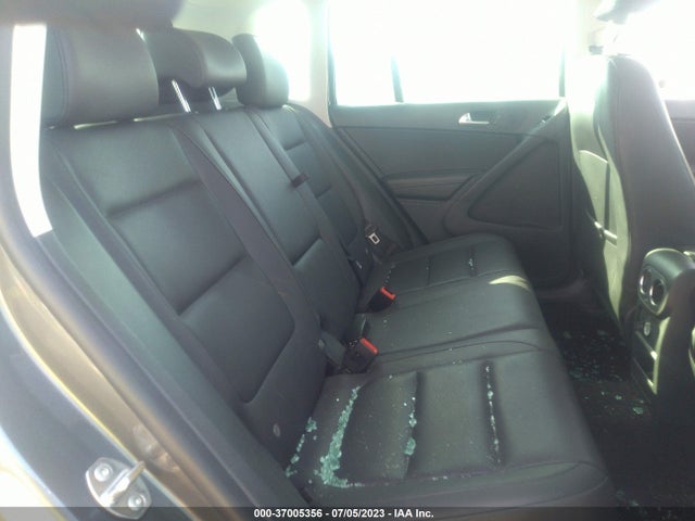 WVGAV3AX0EW556747 Volkswagen TIGUAN SE