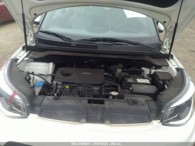 KNDJN2A26J7598301 KIA Soul Base