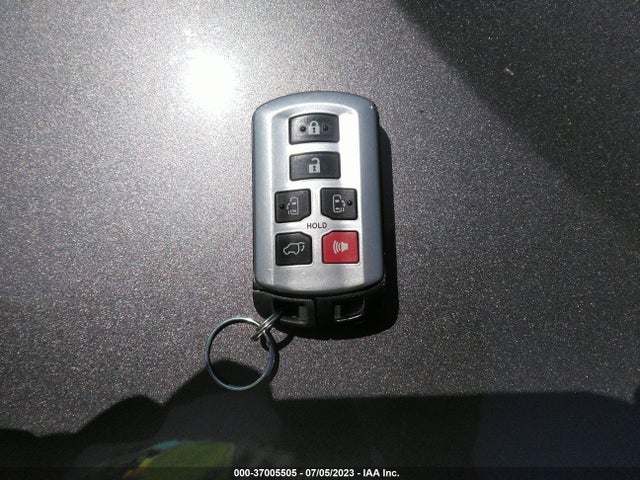Toyota SIENNA SE 2016 5TDXK3DC2GS745161 Image 3