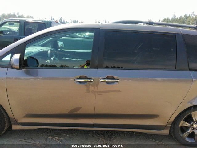 Toyota SIENNA SE 2016 5TDXK3DC2GS745161 Image 7