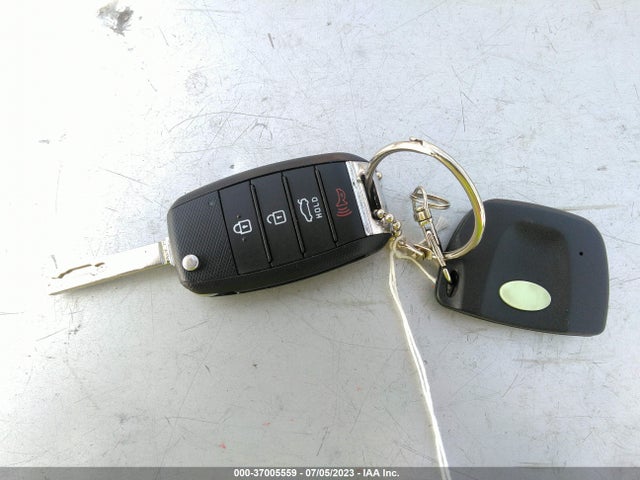 KIA Optima Lx 2018 5XXGT4L3XJG246461 Image 3