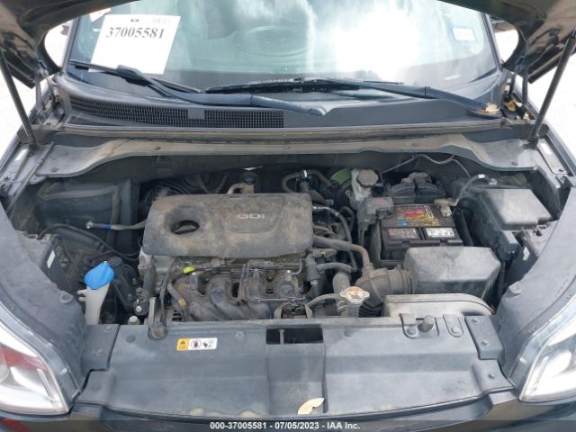 KNDJN2A26K7689215 KIA Soul Base
