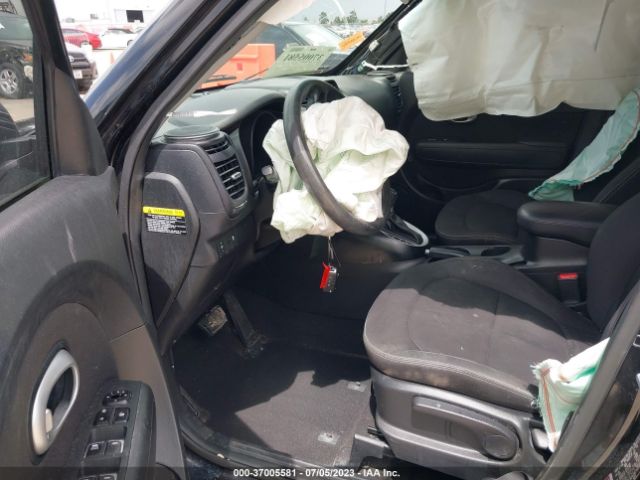 KNDJN2A26K7689215 KIA Soul Base