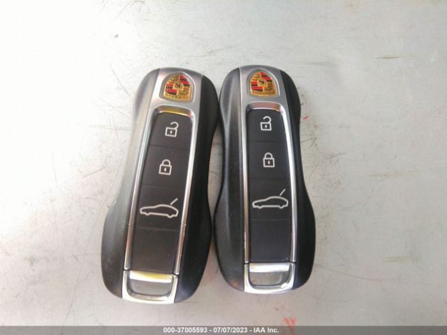 WP0AA2A74KL101052 Porsche Panamera