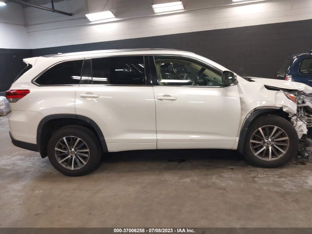2018 TOYOTA HIGHLANDER SE/XLE VIN: 5TDJZRFH5JS550966