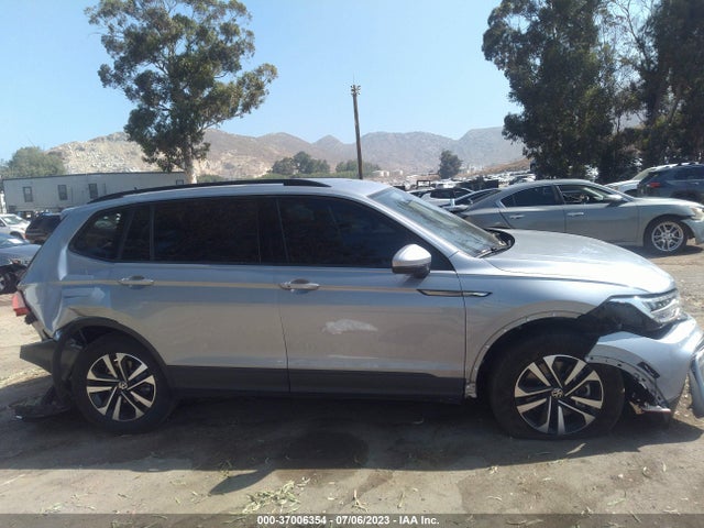 3VVRB7AX9PM072992 Volkswagen TIGUAN S