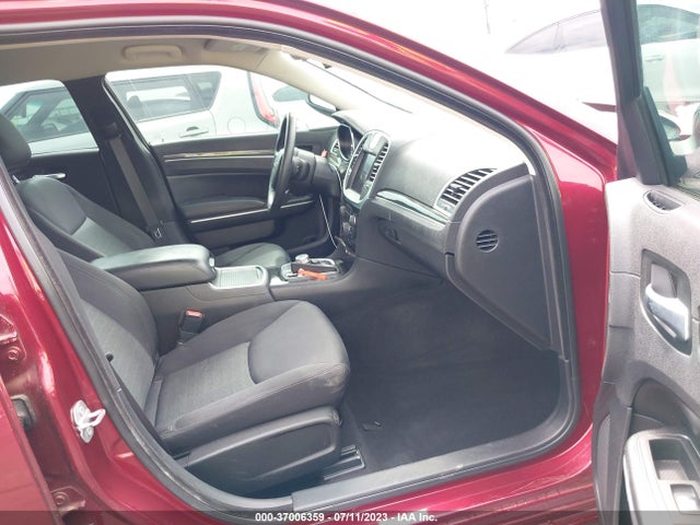 2C3CCAAG5KH612428 Chrysler 300 Touring