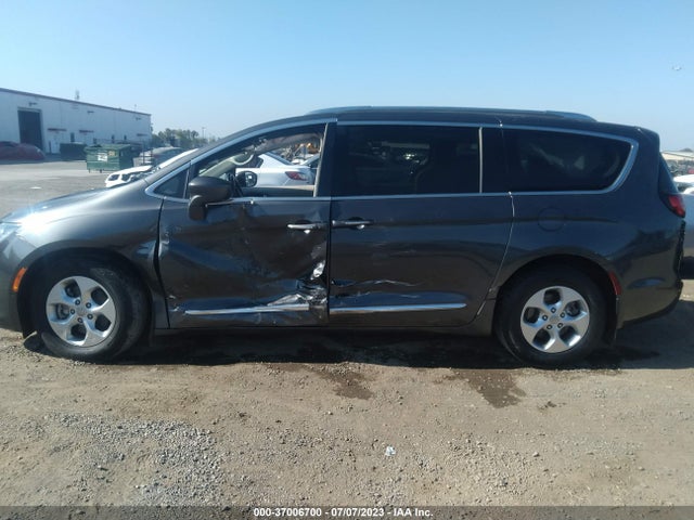 2C4RC1EG5HR811045 Chrysler Pacifica Touring-l Plus