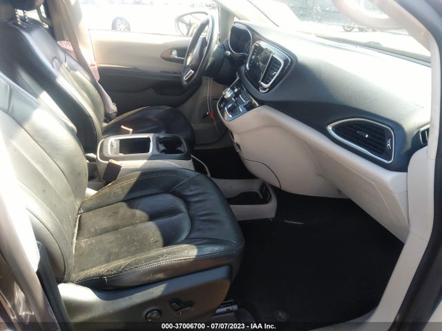 2C4RC1EG5HR811045 Chrysler Pacifica Touring-l Plus