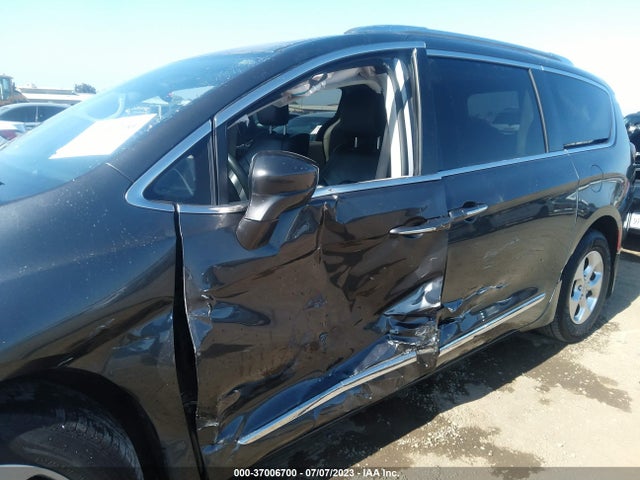 2C4RC1EG5HR811045 Chrysler Pacifica Touring-l Plus