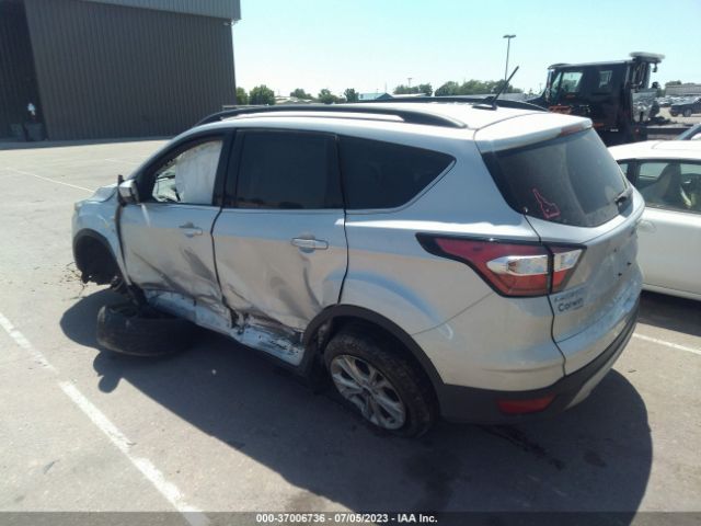 1FMCU9GD0JUB13208 Ford ESCAPE SE