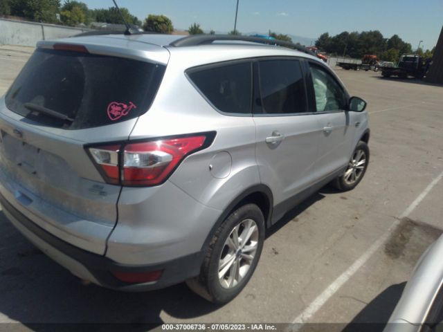 1FMCU9GD0JUB13208 Ford ESCAPE SE