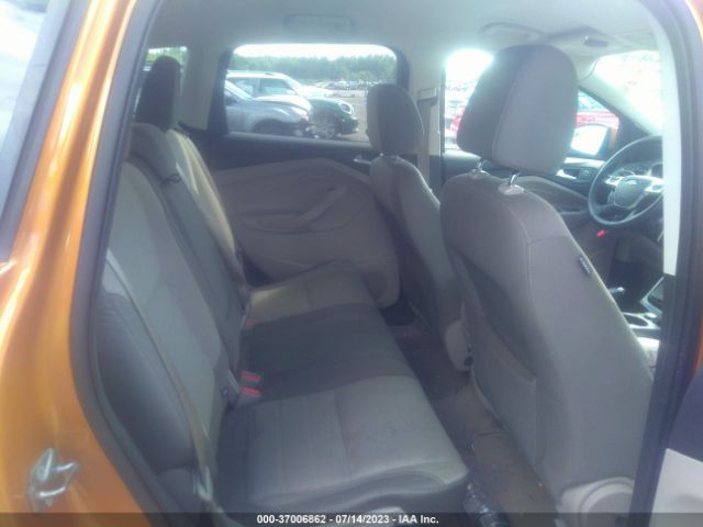 1FMCU9GX1GUA42099 Ford ESCAPE SE