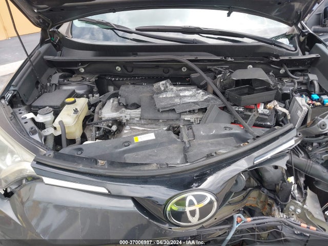 Toyota RAV4 LE 2018 2T3ZFREV8JW478565 Image 10