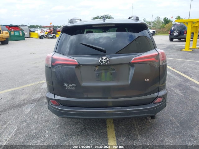 Toyota RAV4 LE 2018 2T3ZFREV8JW478565 Image 16