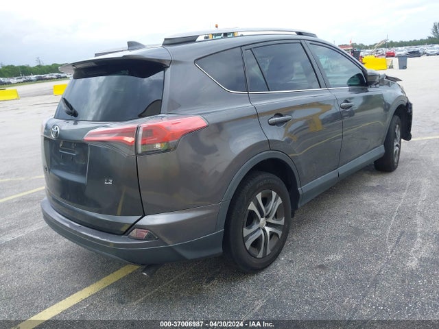 Toyota RAV4 LE 2018 2T3ZFREV8JW478565 Image 4
